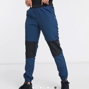 The North‎ Face Class V jogger in navy and black womens size xl